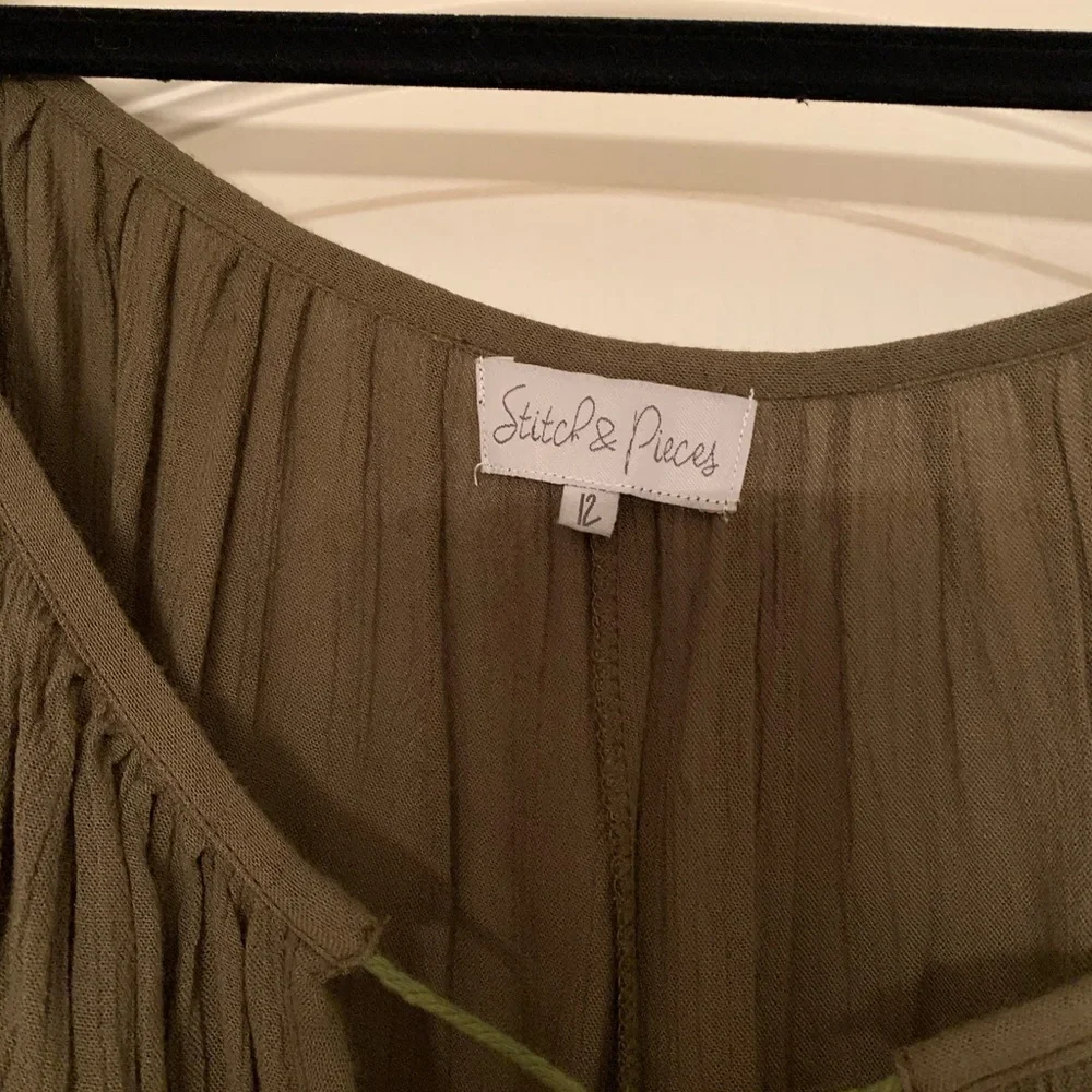 COMFORTABLE FLOWING TOP / - Picture 2 of 4